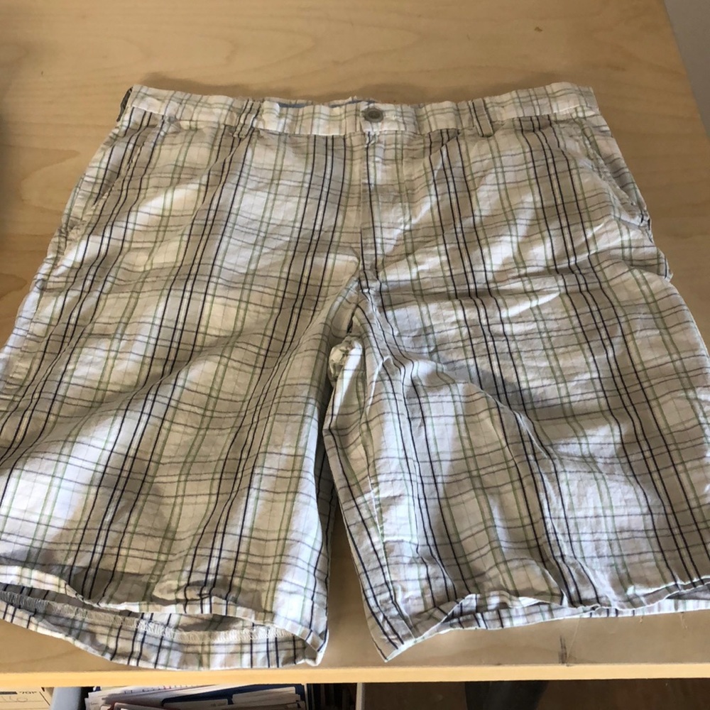 IZOD men’s shorts